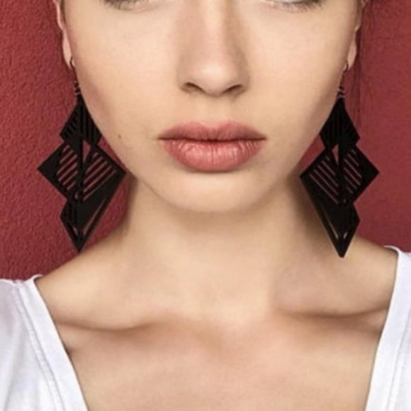 NWOT Black Geometric Vintage Style Drop Earrings - Picture 3 of 4